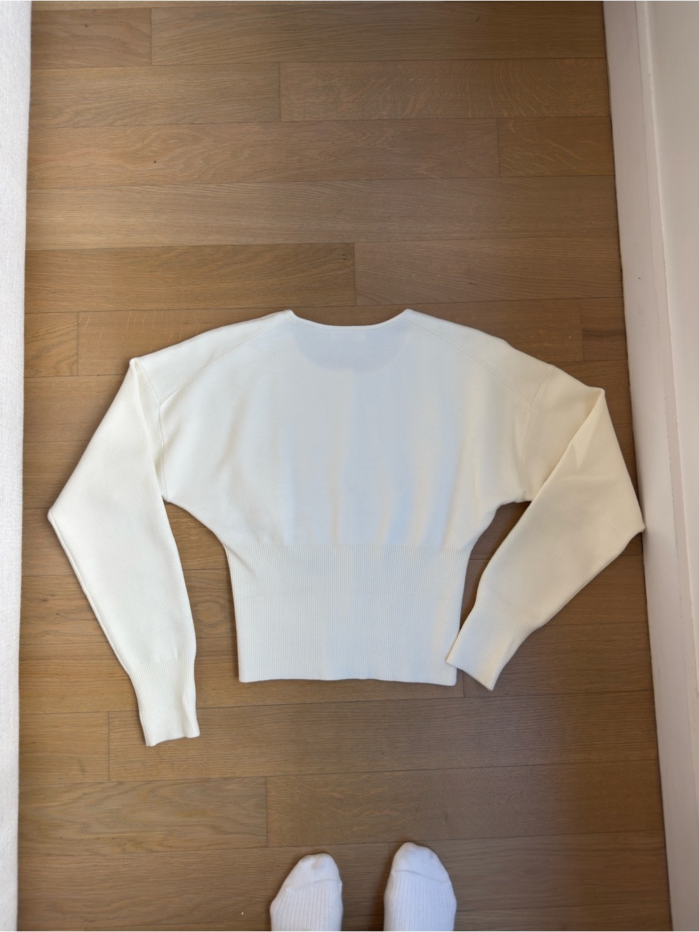 Aritzia Golightly cardigan wonder yarn in light birch - Picture 3 of 3